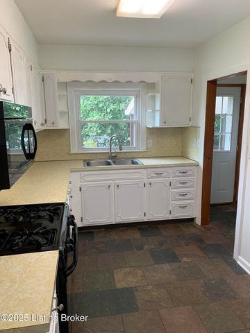 311 Maple Ct, La Grange, KY 40031