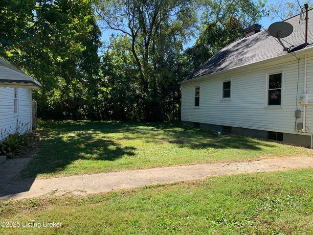 311 Maple Ct, La Grange, KY 40031