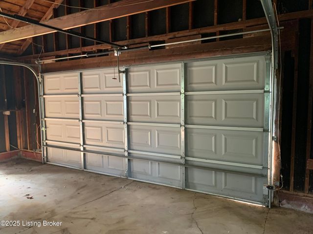 311 Maple Ct, La Grange, KY 40031