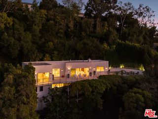 9422 Readcrest Drive, Beverly Hills, CA 90210