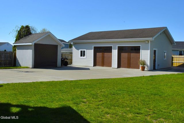 7 Adare Road, Troy, NY 12180