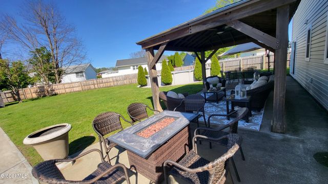 7 Adare Road, Troy, NY 12180