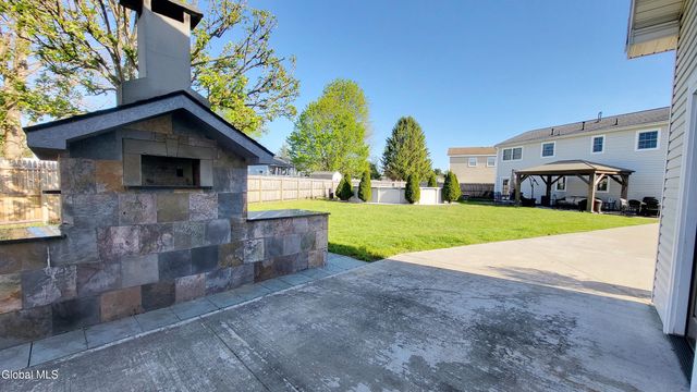 7 Adare Road, Troy, NY 12180