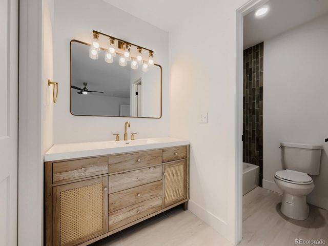 2813 S Xanadu Way, Aurora, CO 80014