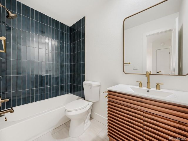 2813 S Xanadu Way, Aurora, CO 80014