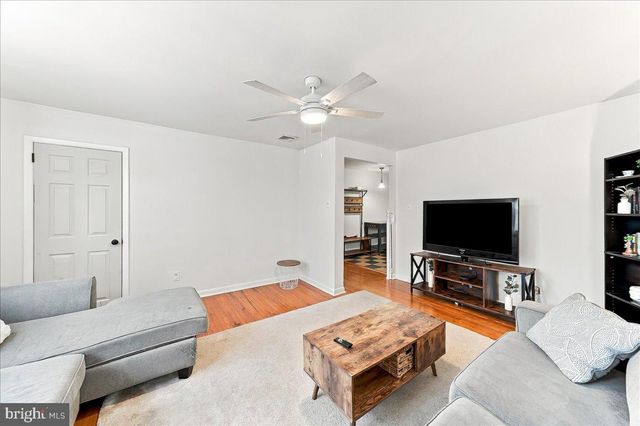 38 E STRATFORD AVE, Lansdowne, PA 19050