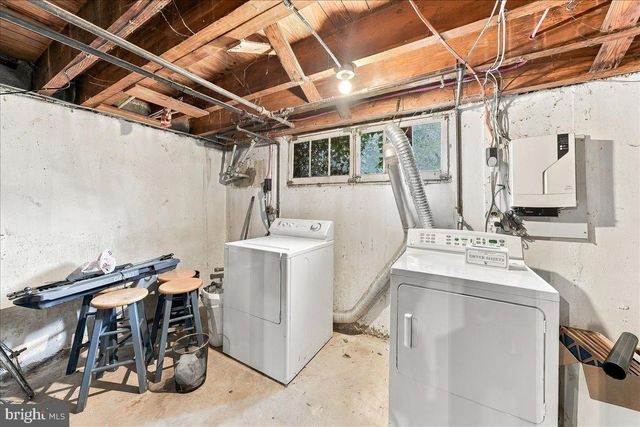 38 E STRATFORD AVE, Lansdowne, PA 19050