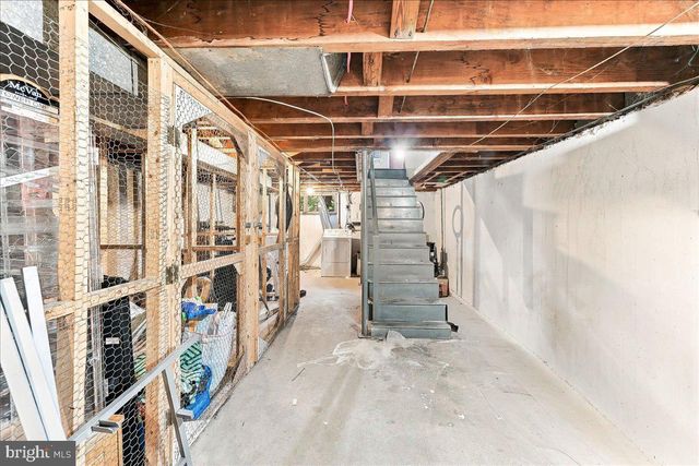 38 E STRATFORD AVE, Lansdowne, PA 19050