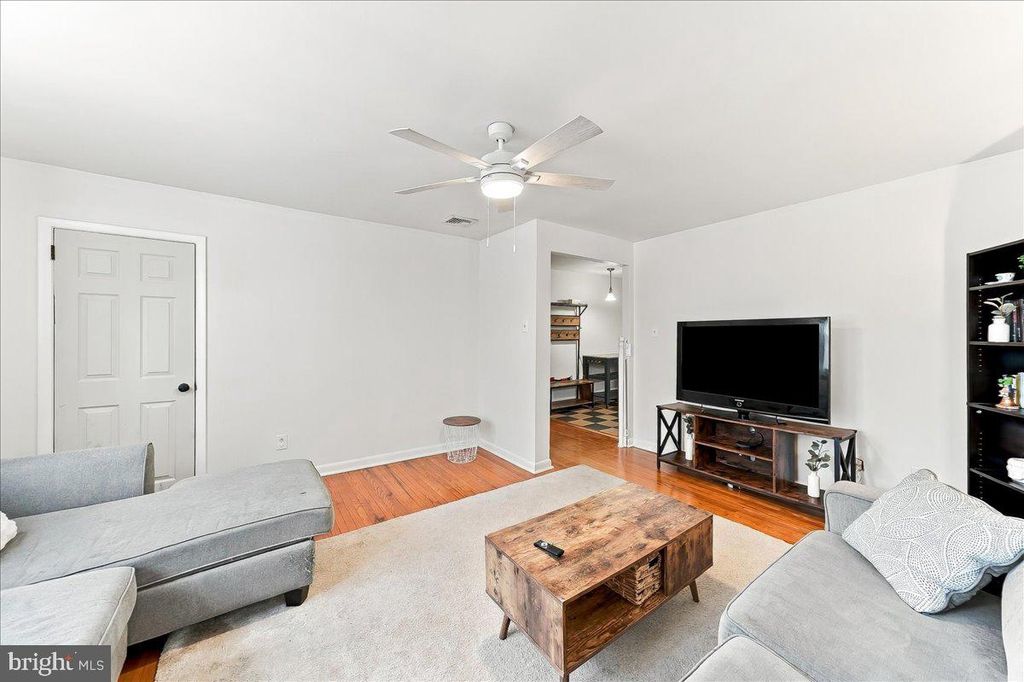 38 E STRATFORD AVE, LANSDOWNE, PA 19050 — photo 3