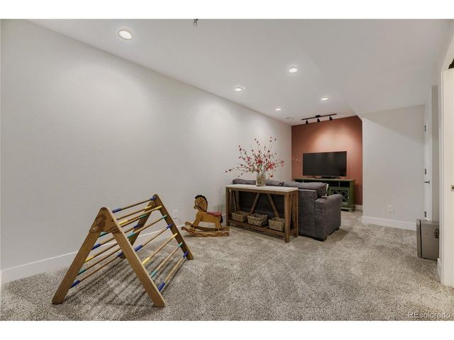 9112 Moondance Dr, Littleton, CO 80125