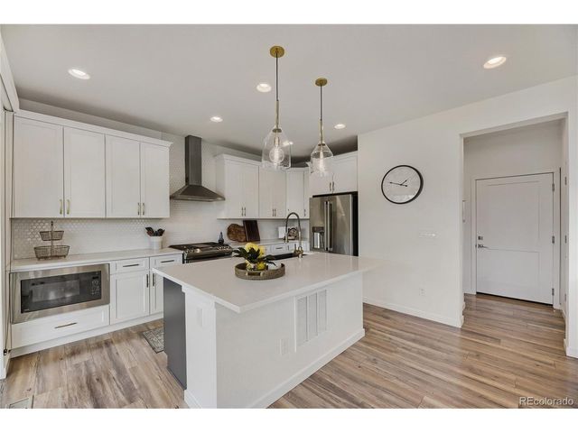 9112 Moondance Dr, Littleton, CO 80125
