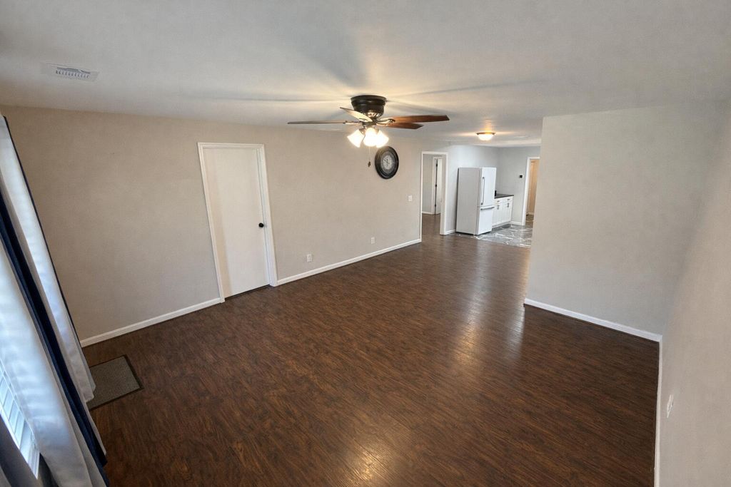 Image 10 of property listing at 1401 Old Highway 6, Cross, SC 29436