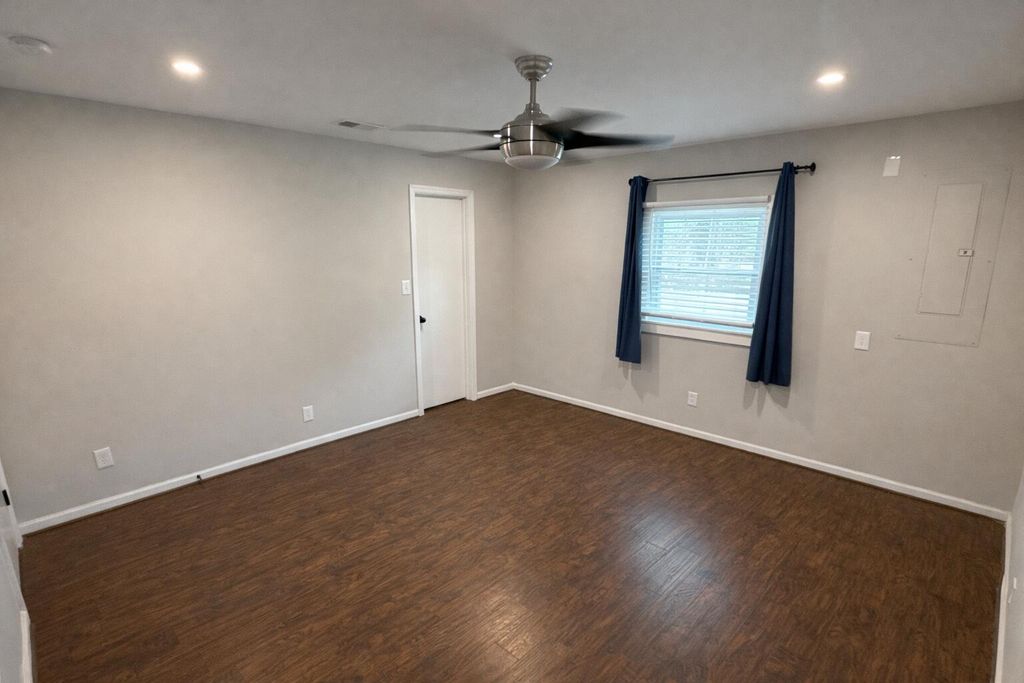 Image 15 of property listing at 1401 Old Highway 6, Cross, SC 29436