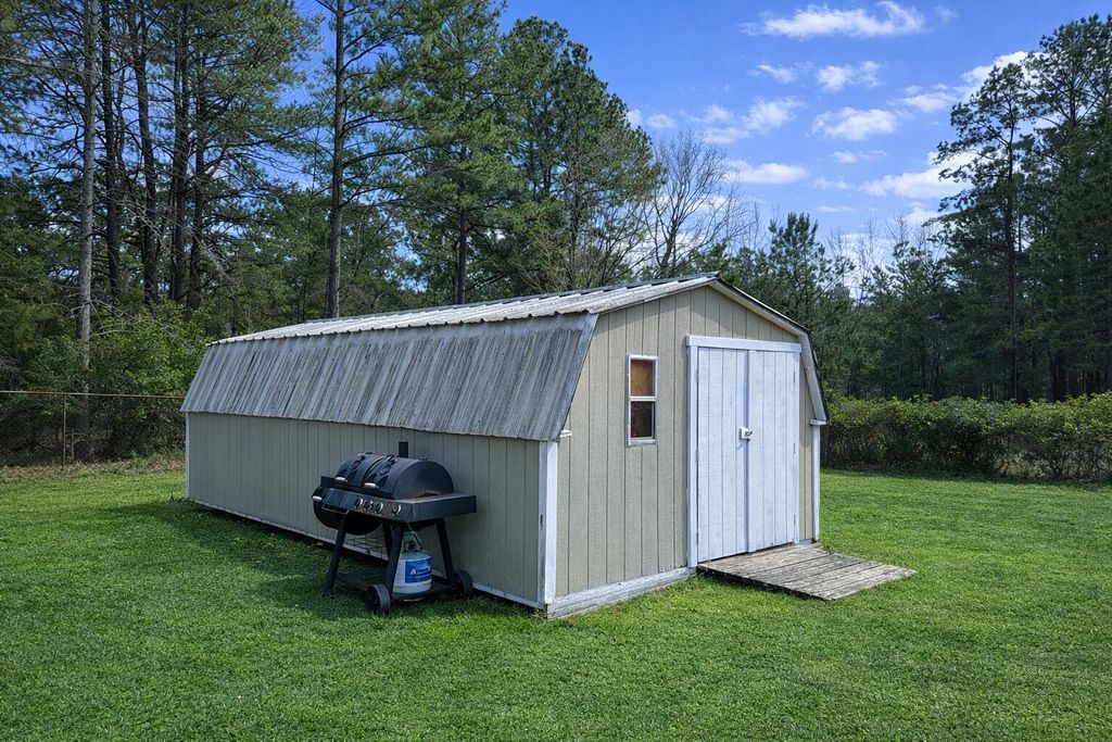 Image 25 of property listing at 1401 Old Highway 6, Cross, SC 29436