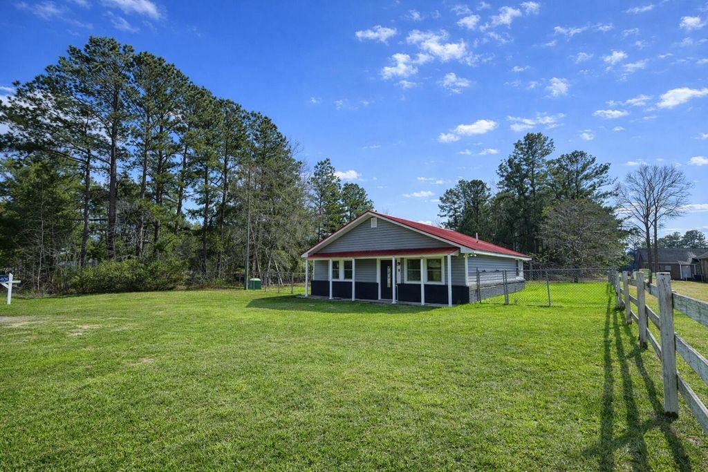 Image 28 of property listing at 1401 Old Highway 6, Cross, SC 29436
