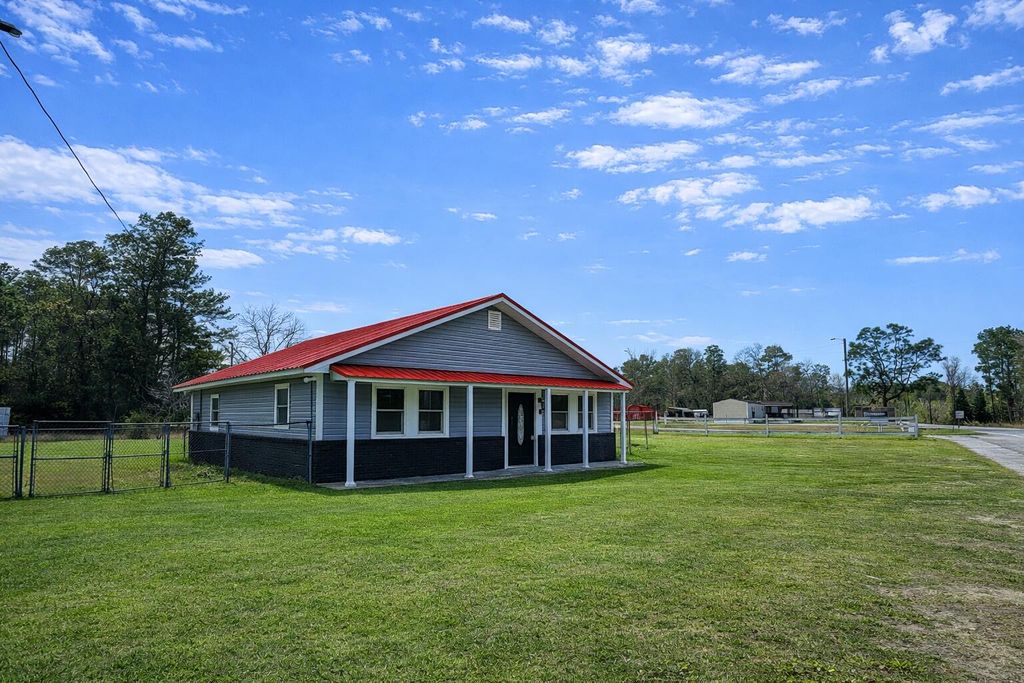 Image 29 of property listing at 1401 Old Highway 6, Cross, SC 29436