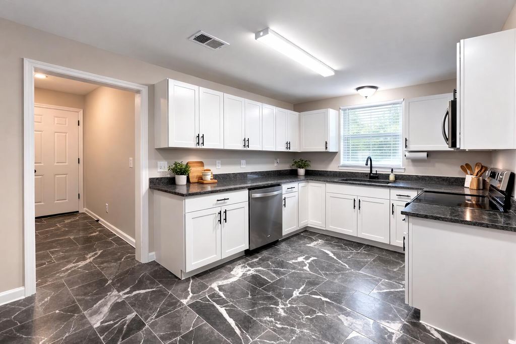 Image 4 of property listing at 1401 Old Highway 6, Cross, SC 29436