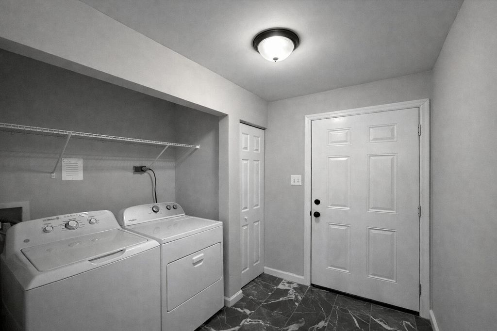 Image 7 of property listing at 1401 Old Highway 6, Cross, SC 29436