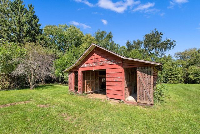 29510 Washington AVENUE, Burlington, WI 53105