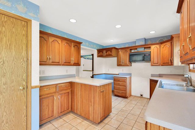 29510 Washington AVENUE, Burlington, WI 53105