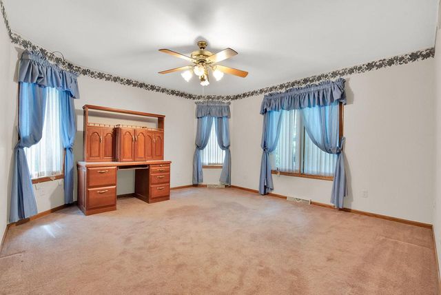 29510 Washington AVENUE, Burlington, WI 53105