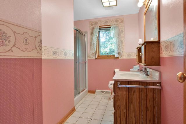 29510 Washington AVENUE, Burlington, WI 53105