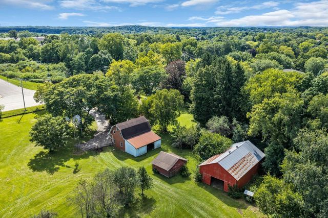 29510 Washington AVENUE, Burlington, WI 53105