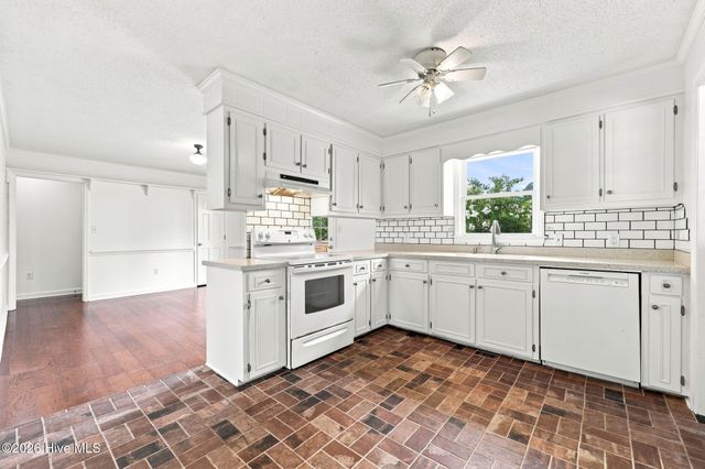 206 Ellison Drive, Washington, NC 27889