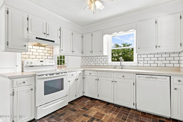 206 Ellison Drive, Washington, NC 27889