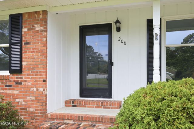 206 Ellison Drive, Washington, NC 27889