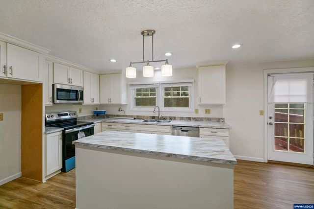 11224 Summit Lp SE, Turner, OR 97392