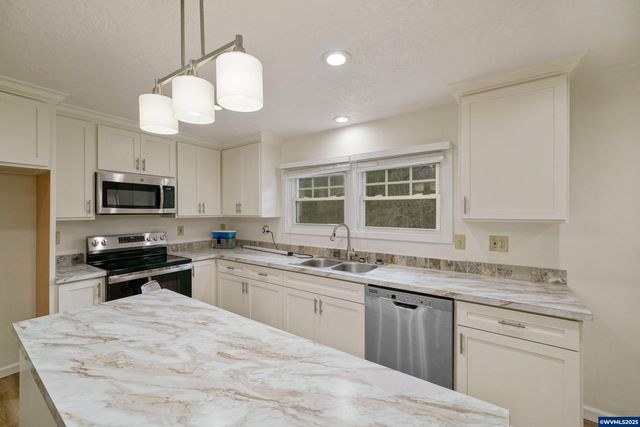 11224 Summit Lp SE, Turner, OR 97392