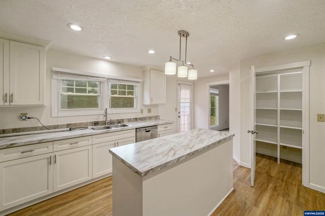 11224 Summit Lp SE, Turner, OR 97392