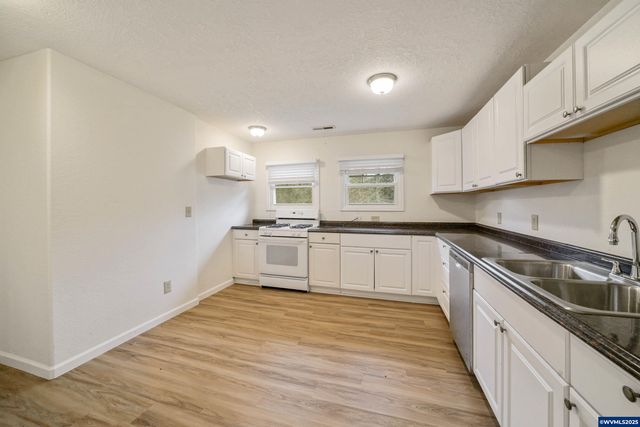 11224 Summit Lp SE, Turner, OR 97392