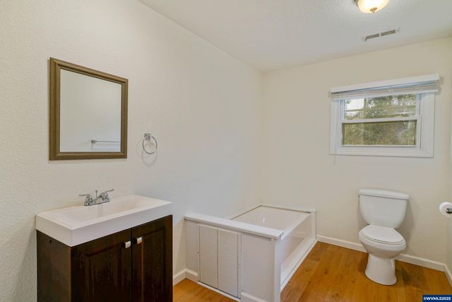 11224 Summit Lp SE, Turner, OR 97392
