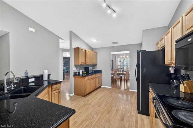 2004 NW 23rd TER, Cape Coral, FL 33993