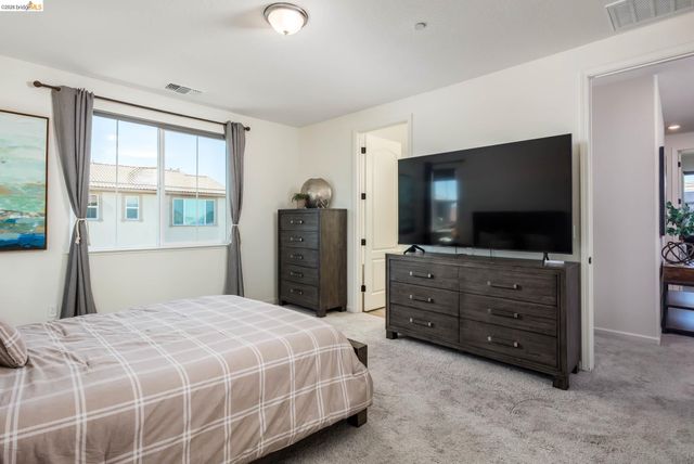 661 Longmont Dr, Oakley, CA 94561