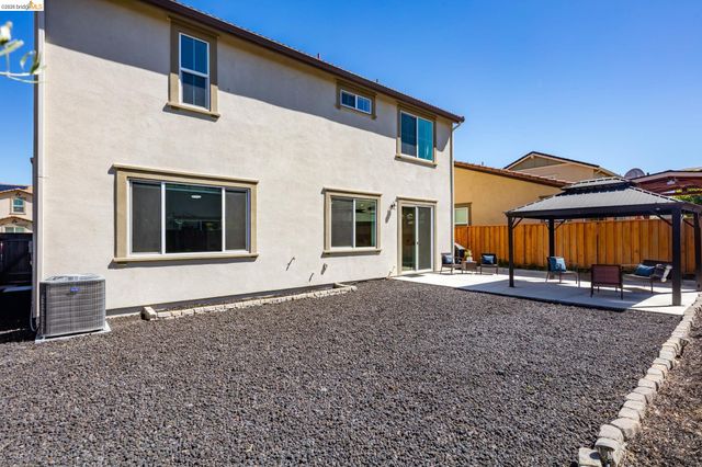 661 Longmont Dr, Oakley, CA 94561