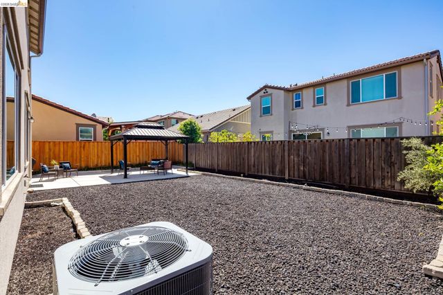 661 Longmont Dr, Oakley, CA 94561