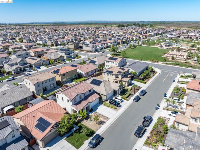 661 Longmont Dr, Oakley, CA 94561