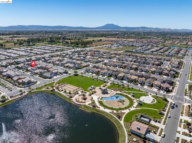 661 Longmont Dr, Oakley, CA 94561