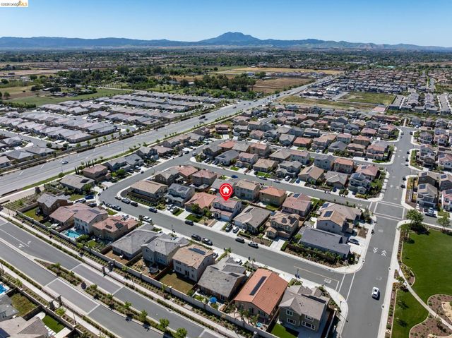 661 Longmont Dr, Oakley, CA 94561