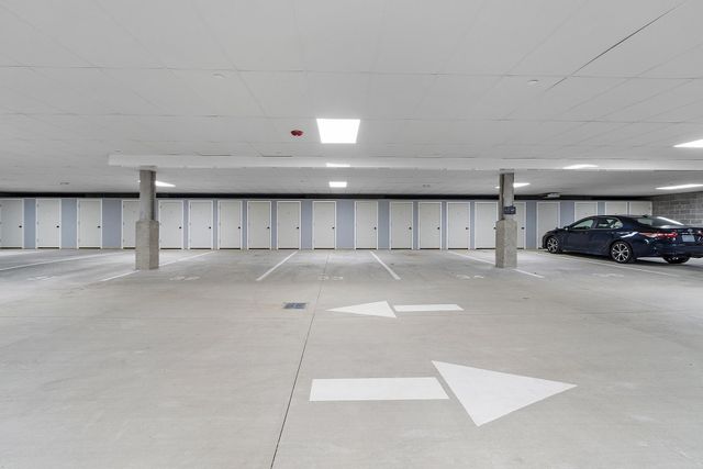 10100 S Willow St Unit 109, Manchester, NH 03103