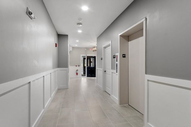 10100 S Willow St Unit 109, Manchester, NH 03103