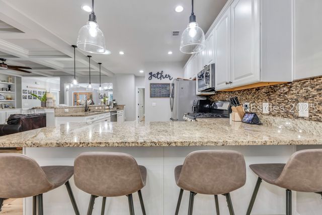 11 Bartons Run Dr, Bluffton, SC 29910