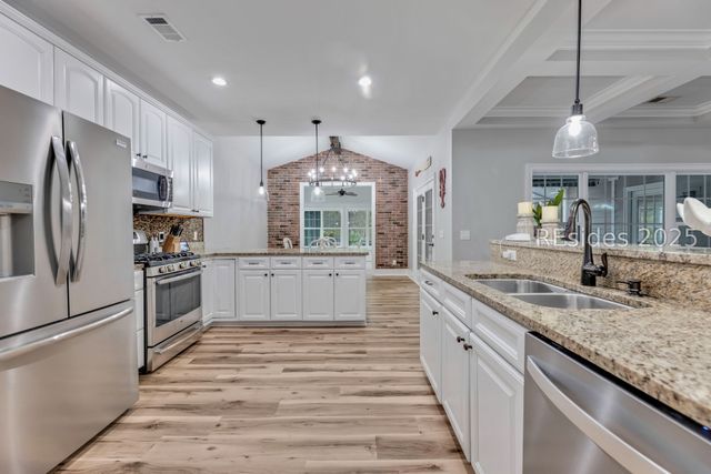 11 Bartons Run Dr, Bluffton, SC 29910