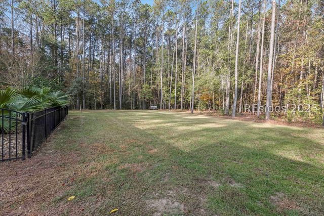 11 Bartons Run Dr, Bluffton, SC 29910