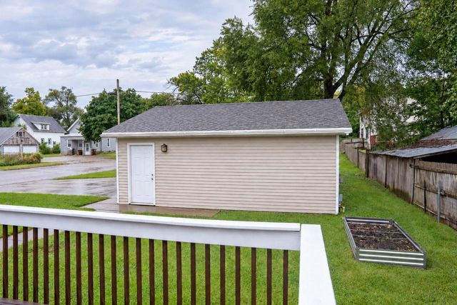 138 S Adams Street, South Beloit, IL 61080