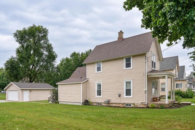 138 S Adams Street, South Beloit, IL 61080