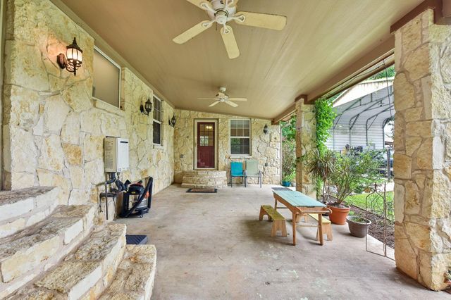 205 N Avenue E, Elgin, TX 78621